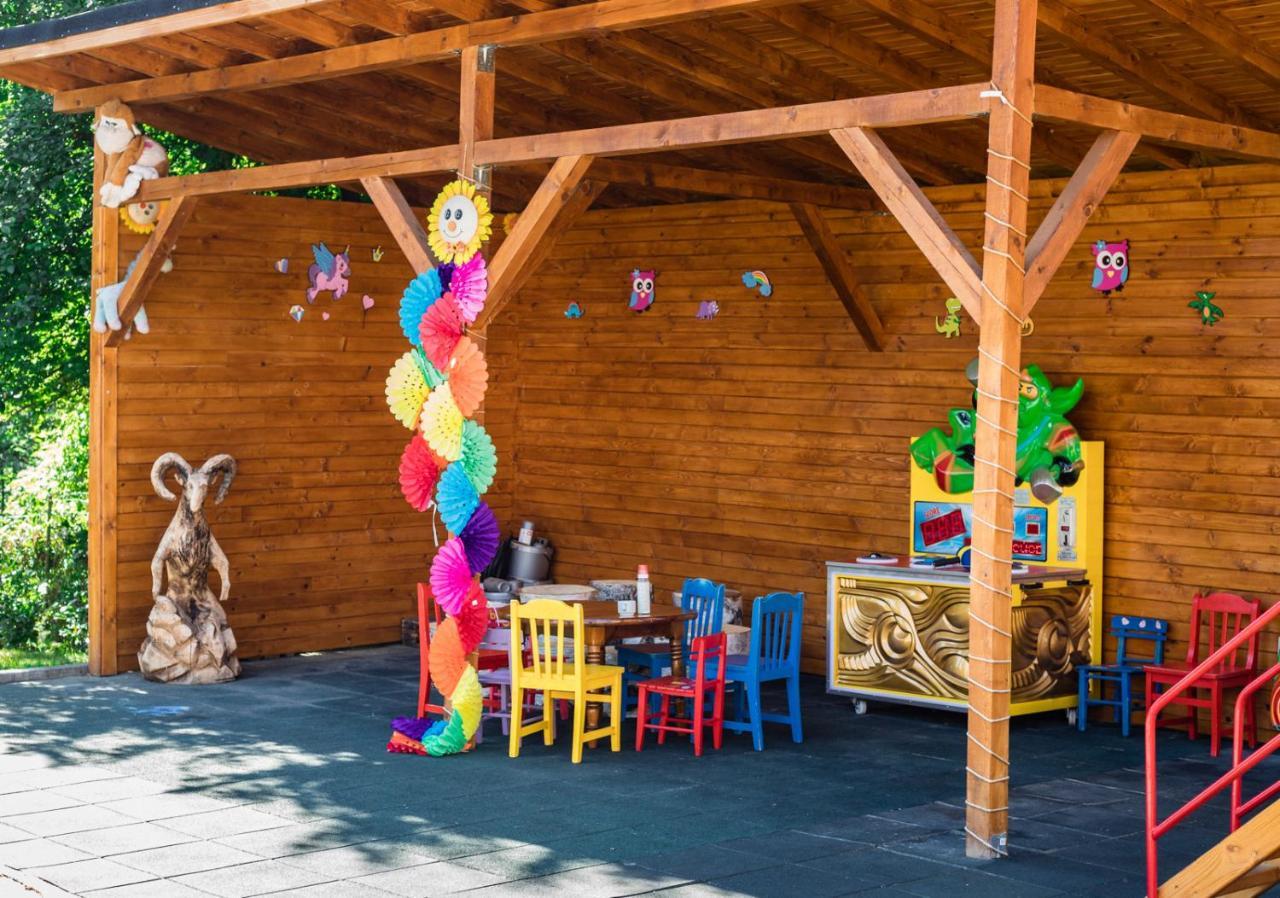 스파 호텔 드보렛사 벨린그래드 외부 사진 The children's play area