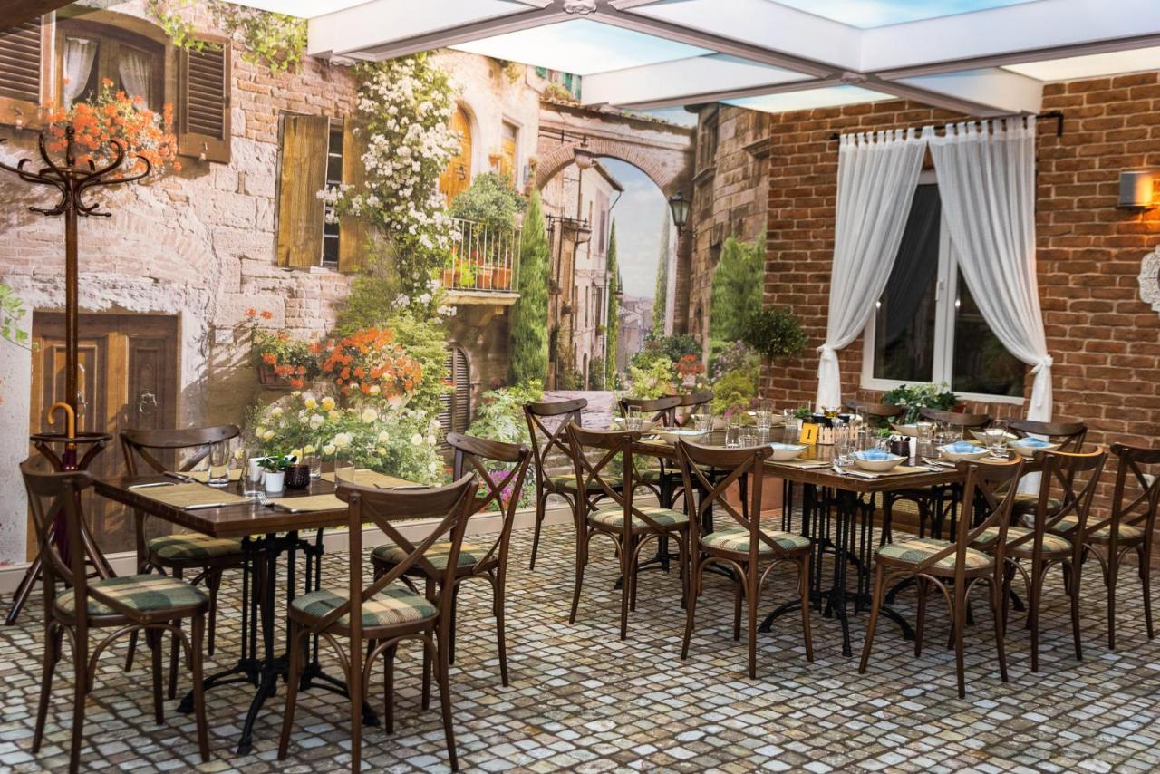 스파 호텔 드보렛사 벨린그래드 외부 사진 The restaurant's interior