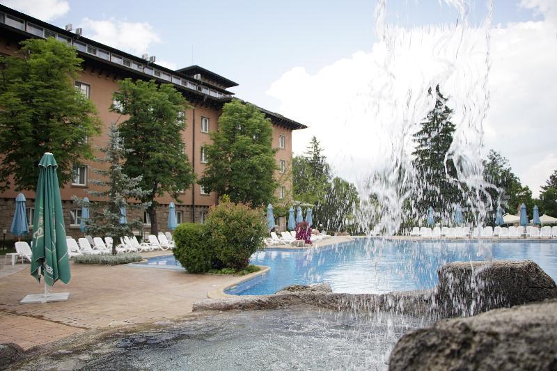 스파 호텔 드보렛사 벨린그래드 외부 사진 The outdoor pool at the Hotel