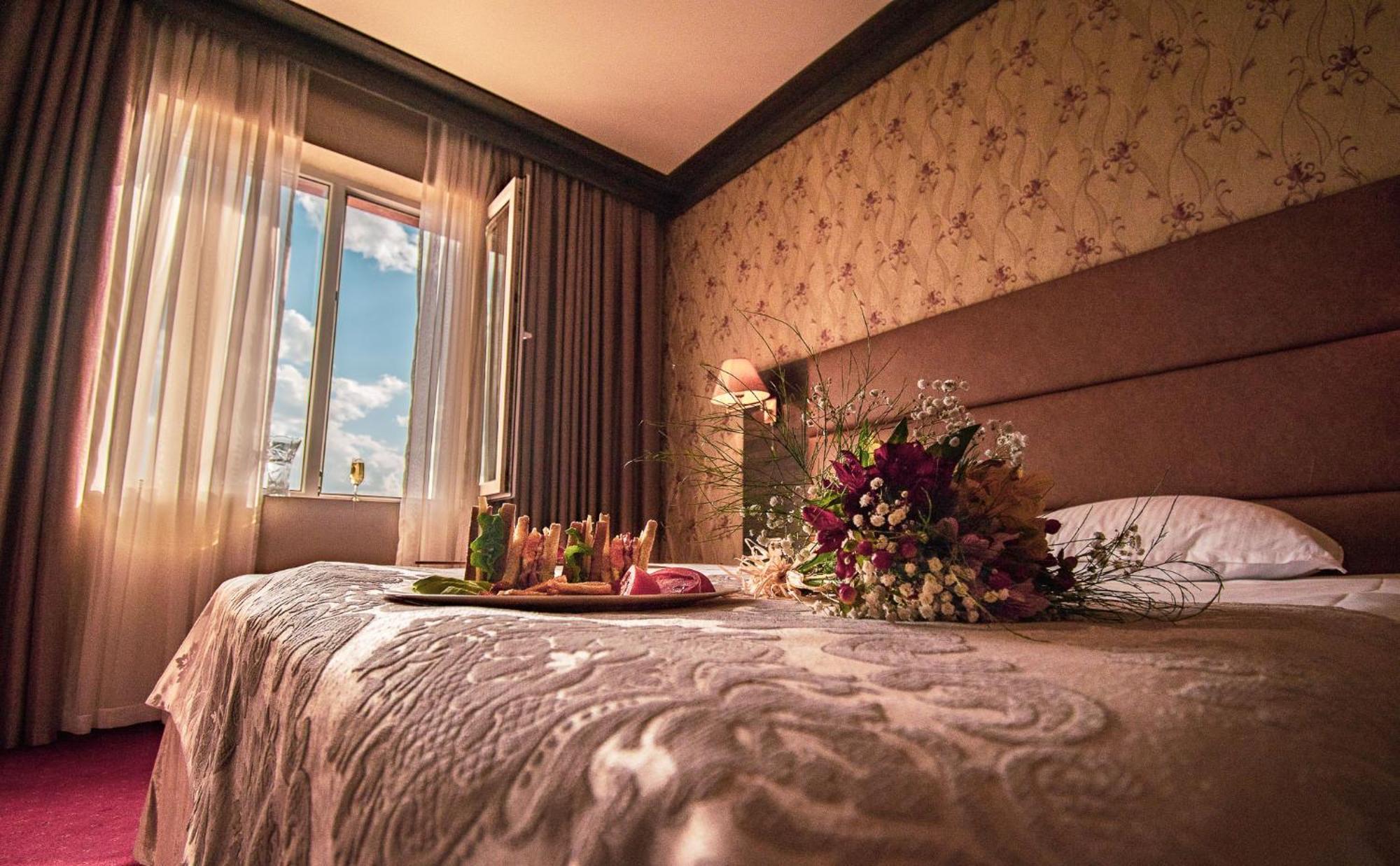 스파 호텔 드보렛사 벨린그래드 외부 사진 A bedroom